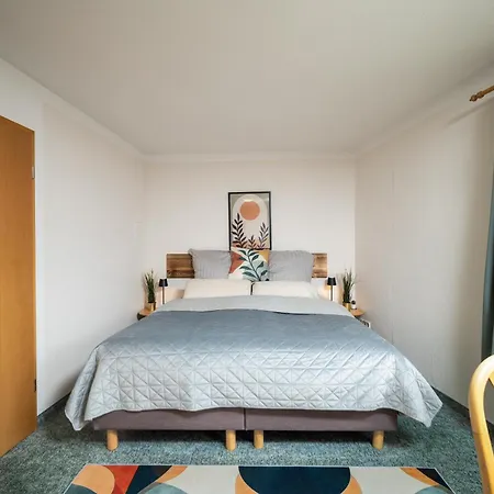 Grosses In Altstadt - Uni & Schloss Zu Fuss Erreichen